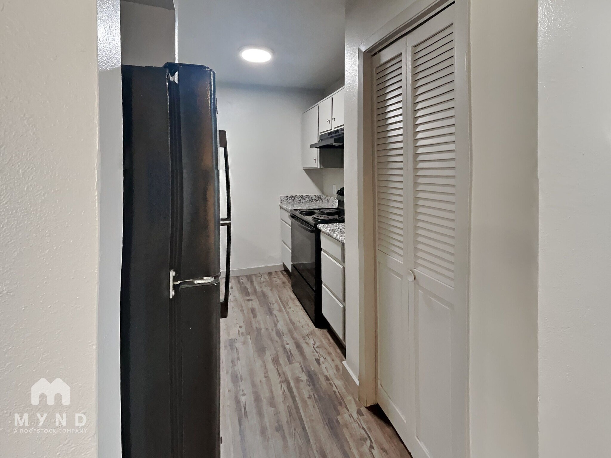 Building Photo - 624 E 3rd St