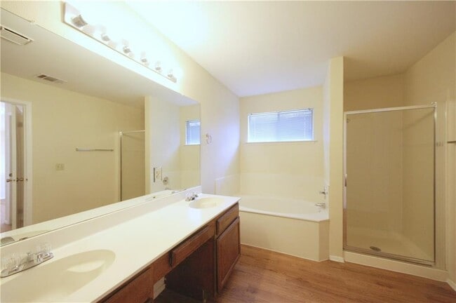 Building Photo - 8005 Tantara Ct