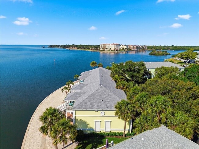 Building Photo - 5280 Coquina Key Dr SE