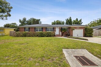 Building Photo - 8056 Catawba Dr