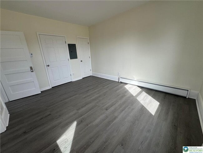 Building Photo - 807 Chestnut St