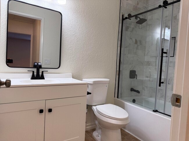 Building Photo - 52395 Avenida Carranza