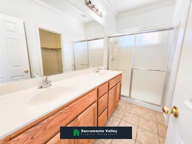 Building Photo - 1901 Yarnell Way