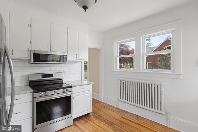 Building Photo - 1842 S Spring Rd