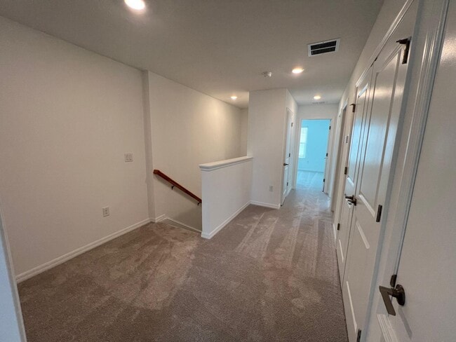 Building Photo - 2541 Penguin Blvd