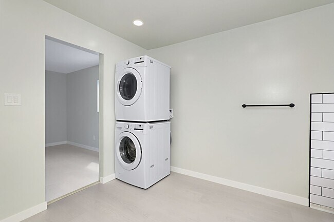 Building Photo - Large Corner Lot with a newly remodeled 2 bedroom 2 bathroom house!