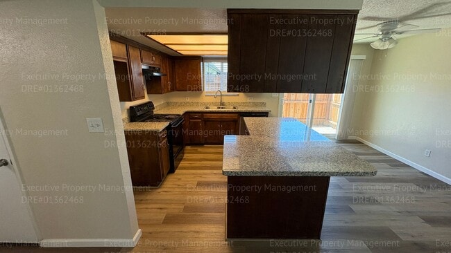 Building Photo - 709 Deseret Way