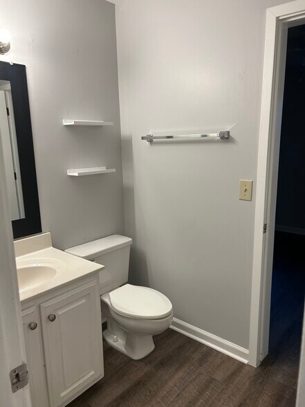 Front bedroom bath - 708 M.L.K. Jr Blvd
