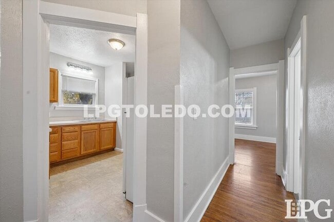 Building Photo - 2037 Alvin St