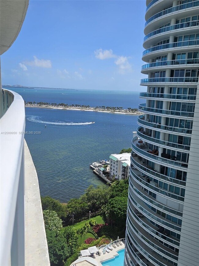 Building Photo - 2101 Brickell Ave