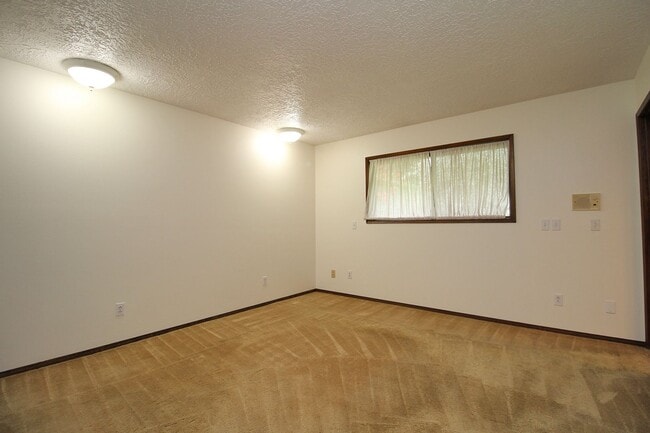 Building Photo - 2727 SE 58th Ave