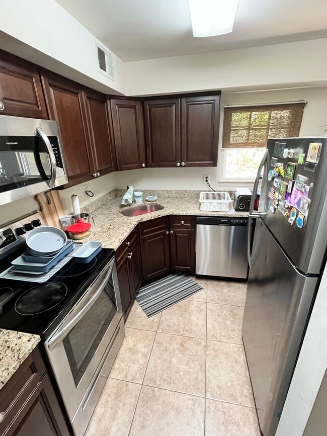 Building Photo - 2 Bed 2 Bath Condo in Council Rock School ...