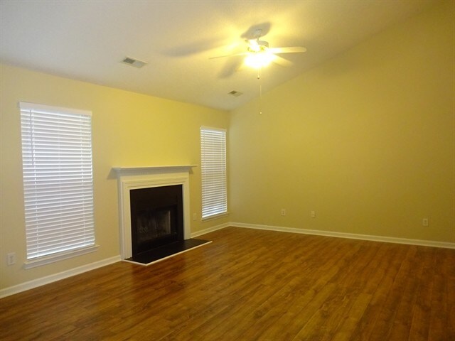 Building Photo - 204 Appleton Lane