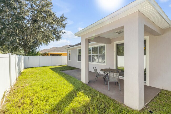 Building Photo - 627 Aeolian Dr