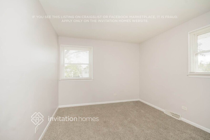 Building Photo - 3510 Maple Ln