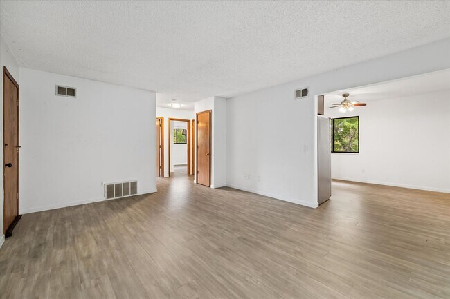 Building Photo - Bright & Updated 2 Bed Rental – Move-In Re...
