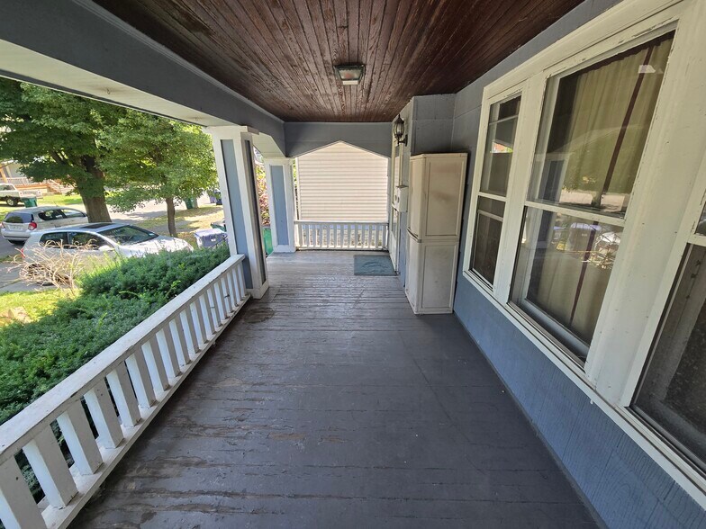 Building Photo - 307 Cumberland Ave