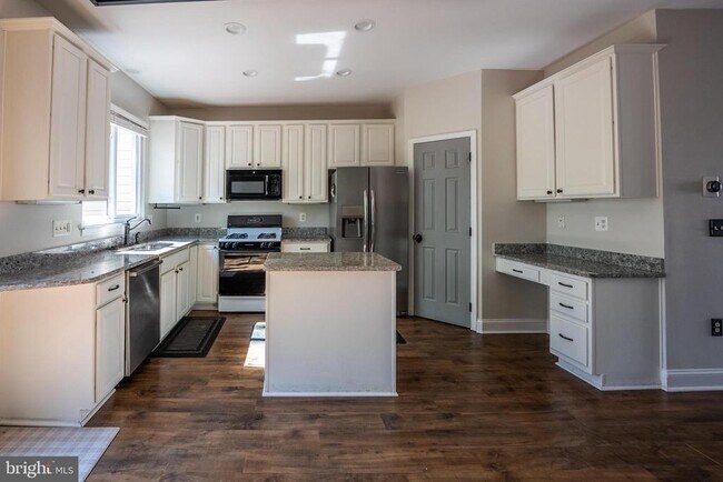 Building Photo - 45713 Paddington Station Terrace