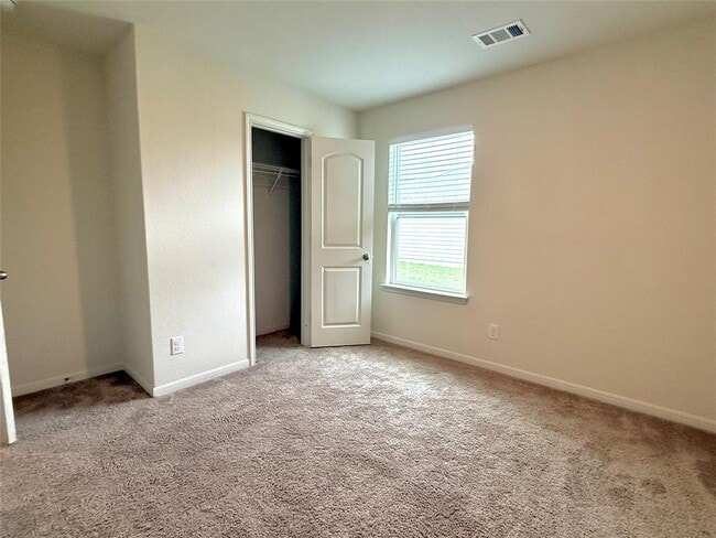 Building Photo - 353 Cres Park Dr