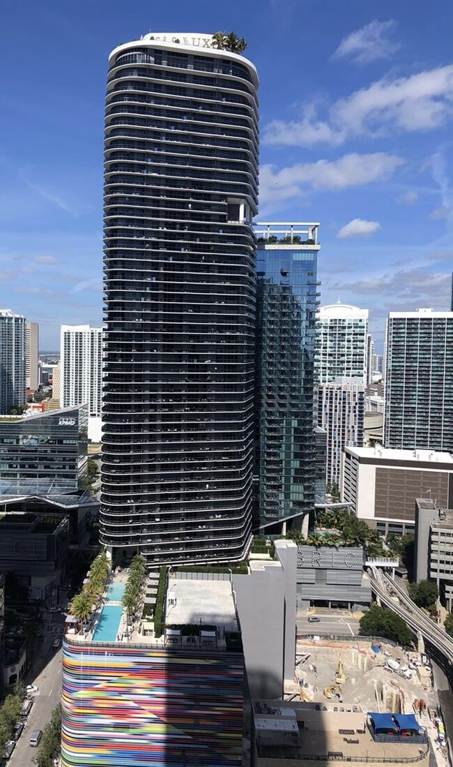 Building Photo - 1000 Brickell Plz