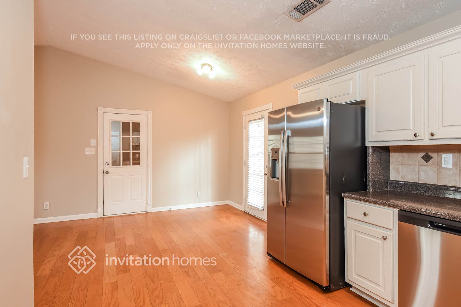 Building Photo - 2204 Post Oak Dr