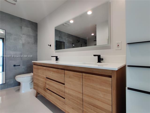 Building Photo - 888 Biscayne Blvd