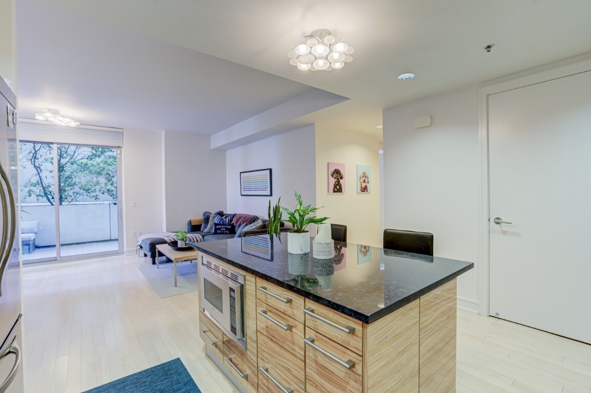 Building Photo - 631 Folsom St