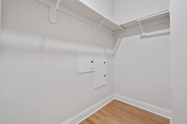 Building Photo - 100 Marshall St