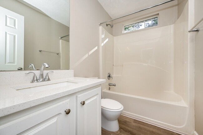 Building Photo - 413 Grove Park Dr