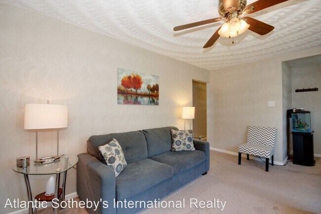 Building Photo - 3 br, 1 bath House - 1313 Great Bridge Blvd