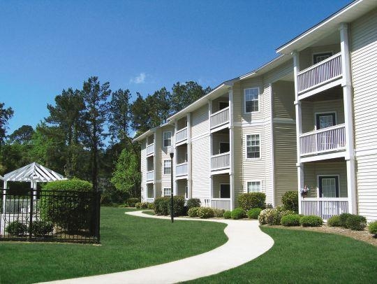 Forest Pointe - Forest Pointe Apts