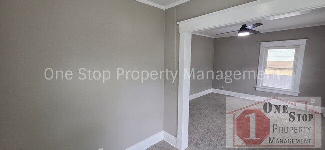Building Photo - Beautiful 3 Bedroom 2 Bathroom in Kansas City!