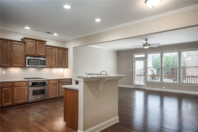 Building Photo - 528 Twinrose Way