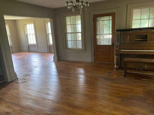 Building Photo - 1455 N Brookfield Rd