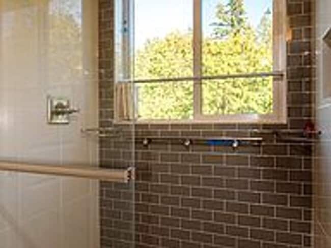 Building Photo - Charming Custom Camas Home in Gated Community