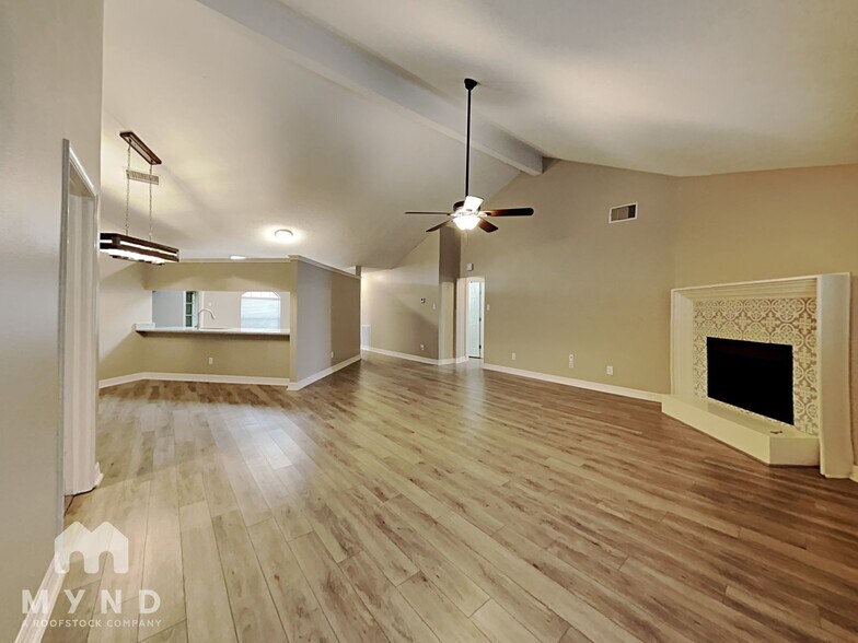 Building Photo - 3006 Avanti Ct