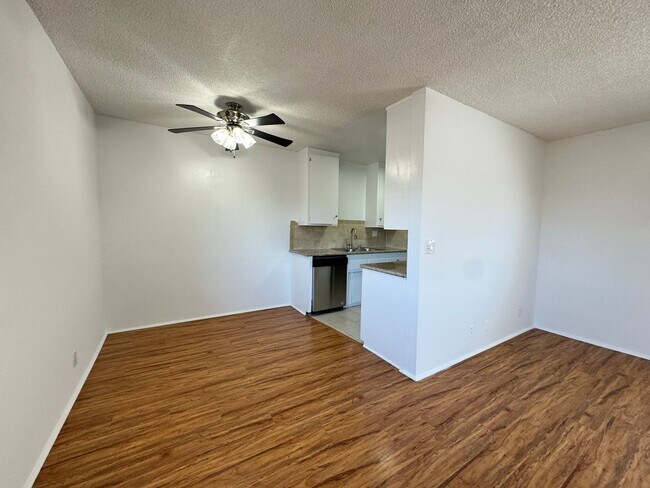 Interior Photo - 11865 Rochester Ave