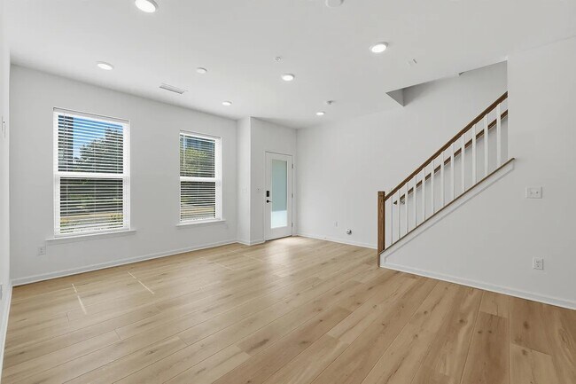 Building Photo - 400 Willow St