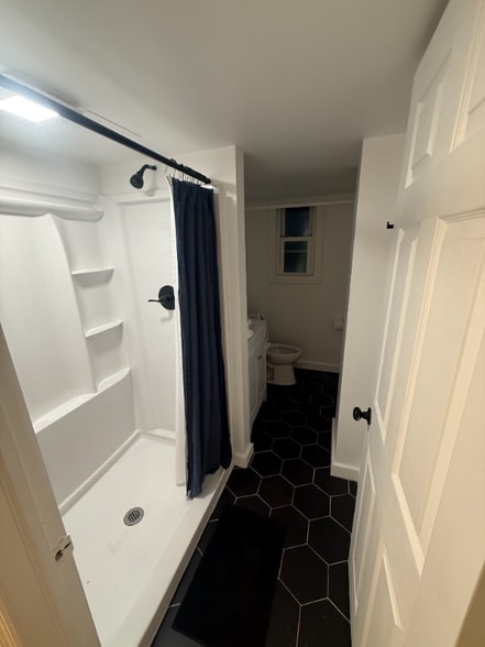 Building Photo - 2724 Anderson Ferry Rd