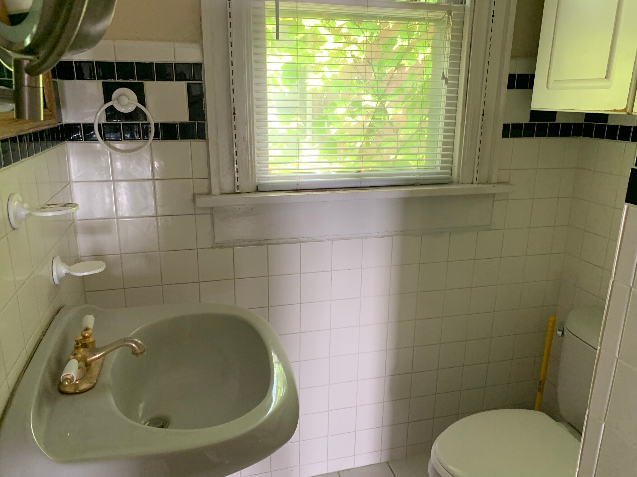 Bathroom - 2535 Summit Street