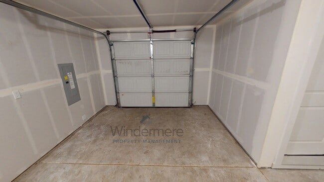 Building Photo - 221 Laurel St