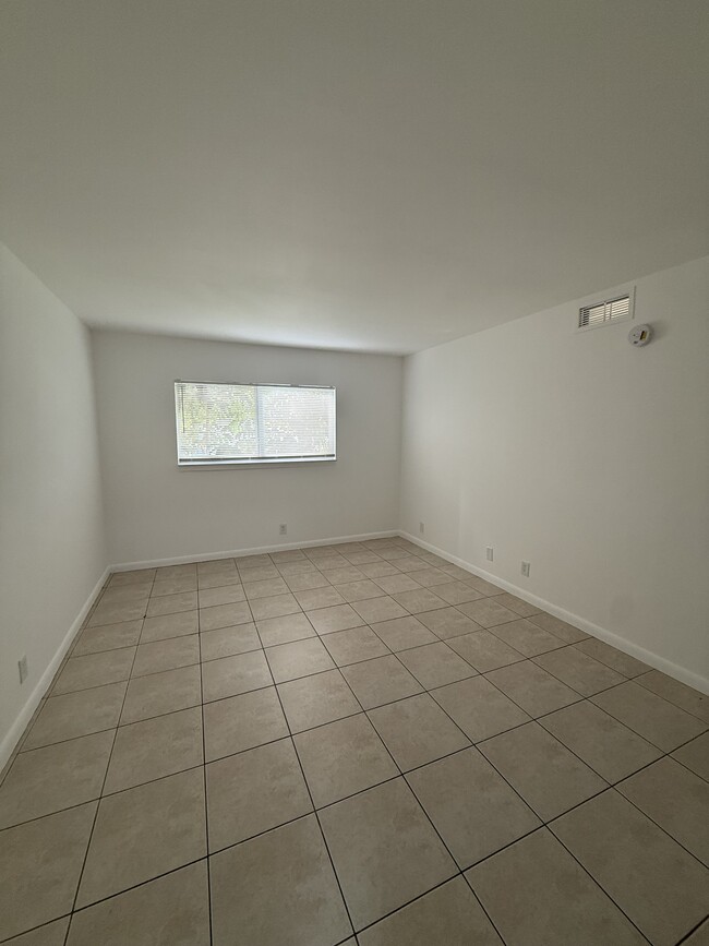 Building Photo - 2916 NW 55th Ave