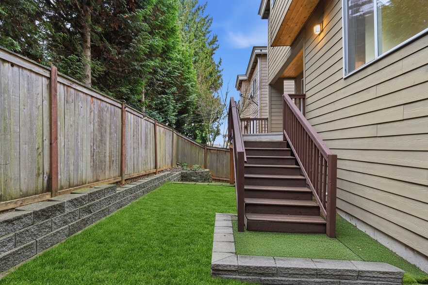 Building Photo - 12325 NE 86th Way