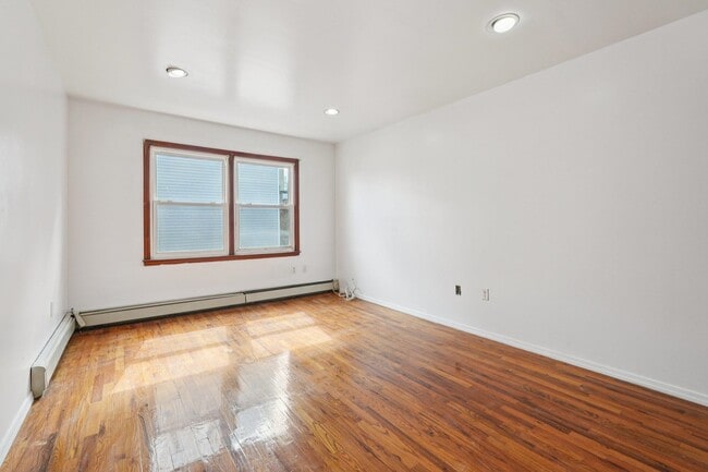 Building Photo - 105 Beacon Ave