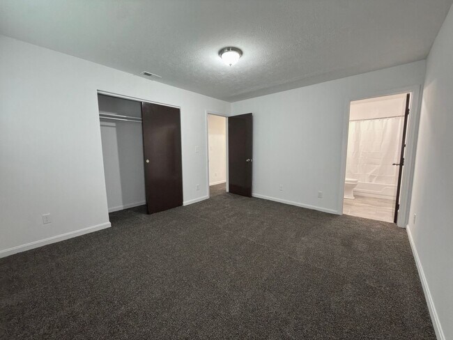 Building Photo - 2740-2742 Jessup Rd