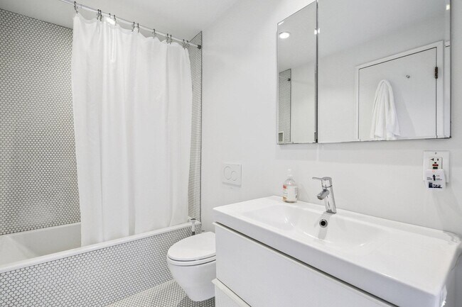 Building Photo - 464 Central Ave