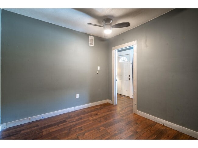 Building Photo - 3024 College Ave