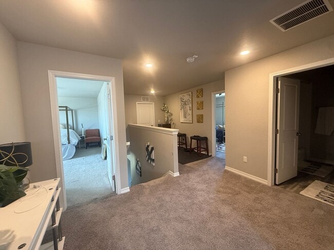 Building Photo - 4 Bed 3 Bath Home Minutes Away from Ft. Carson, Peterson SFB , & Schriever SFB!!