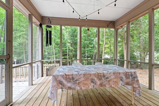 Building Photo - Price improvement - Gorgeous Home in Ironwoods Neighborhood Chapel Hill!!