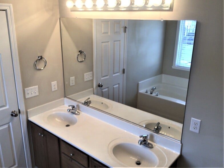 Building Photo - 4030 Tarrant Trace Cir